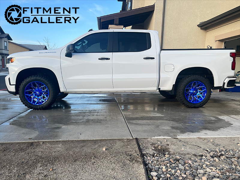 2021 Chevrolet Silverado 1500 Fuel Twitch 20x10 Ironman All Country Mt 33x12 50r20 2 5in Rough Country Leveling Kit 