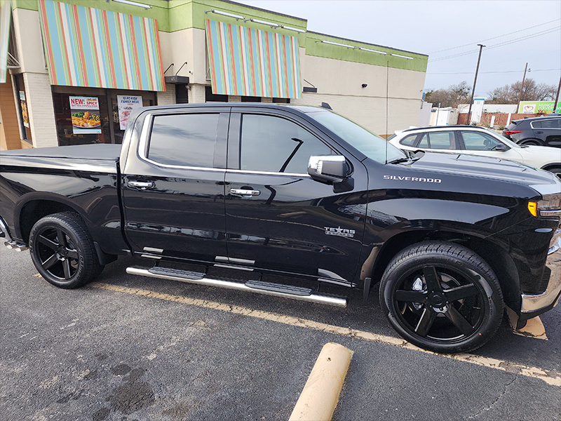 2022 Chevrolet Silverado 1500 - 22x9.5 Dub Wheels 305/45R22 Nexen Tires