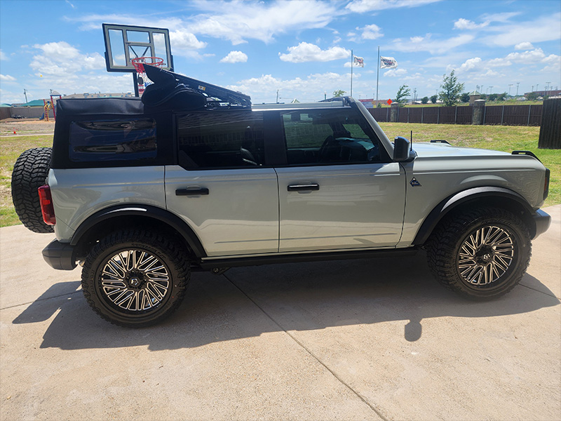 2024 Ford Bronco Black Diamond Tis 553bm 22x10 Radar Renegade 285 50r22 