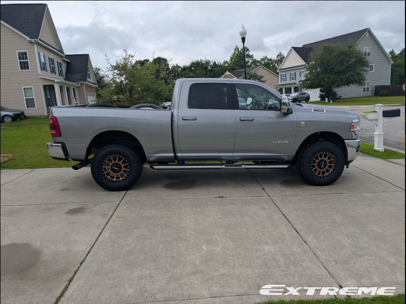 2024 Ram 2500 Laramie Method 18x9 Kumho At 35x1250r18 