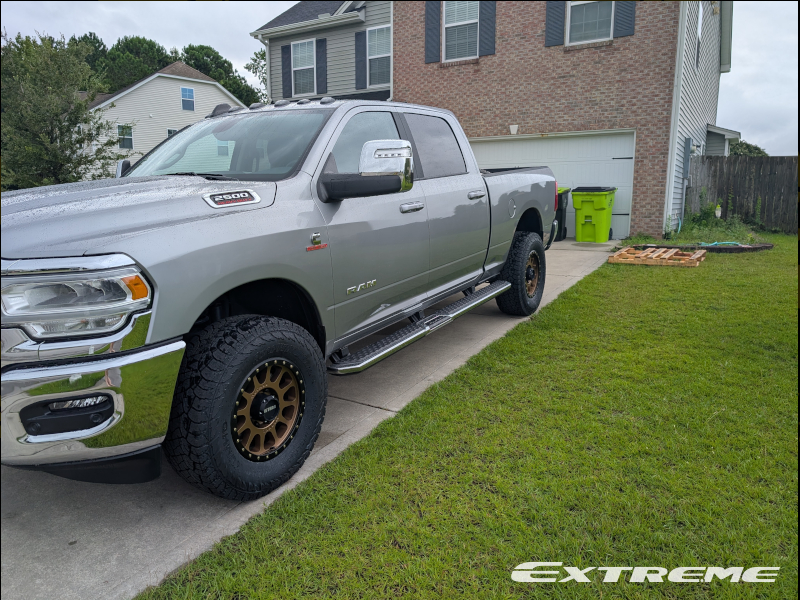2024 Ram 2500 Laramie Method 18x9 Kumho At 35x1250r18 