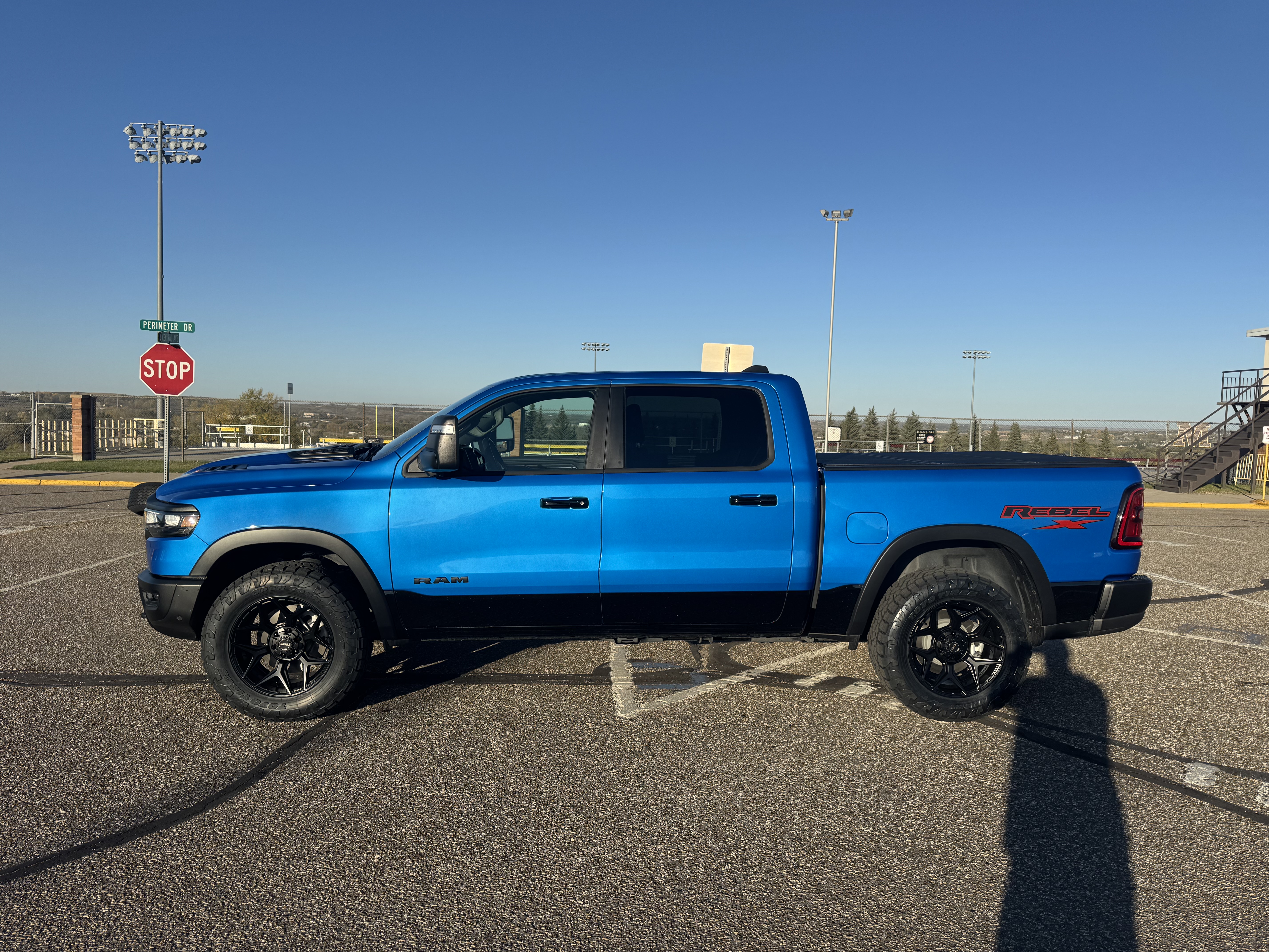 2025 Ram 1500 Rebel 4play 4po6 20x9 0 Toyo Open Country At3 295 60r20 .jpeg